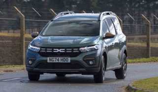 Dacia Jogger - front cornering